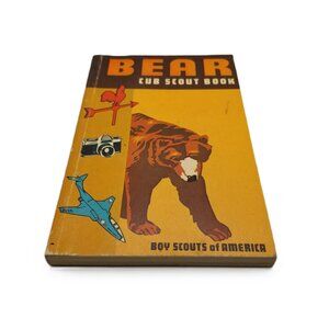 Bear Cub Scout Book BSA 1972 Vintage Retro Graphics Handbook